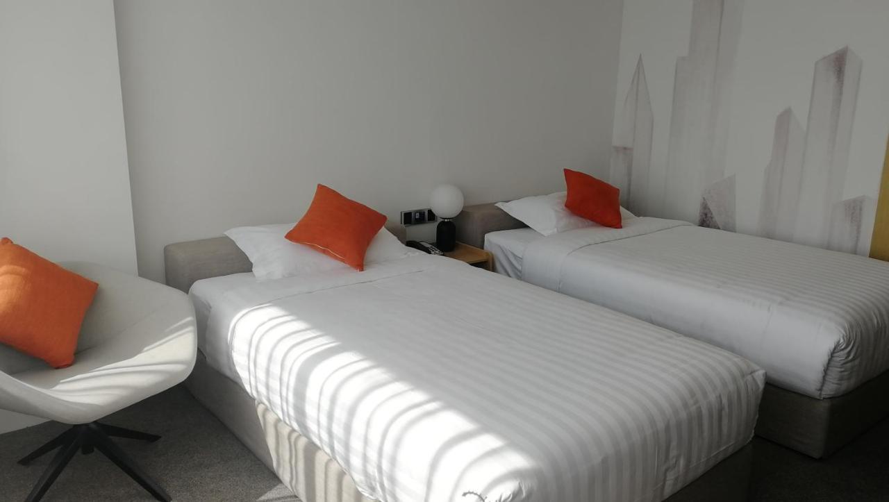 Ln Residence Changdi - New Aiqun Building - Canton Fair Free Shuttle Bus During Canton Fair Period Exteriör bild
